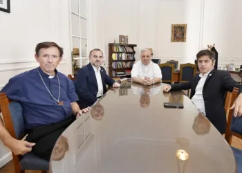 Axel Kicillof se reunió con las autoridades de la Conferencia Episcopal Argentina