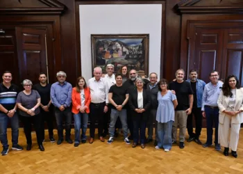 Kicillof recibió a autoridades de la Internacional de Educación y referentes del sindicalismo global