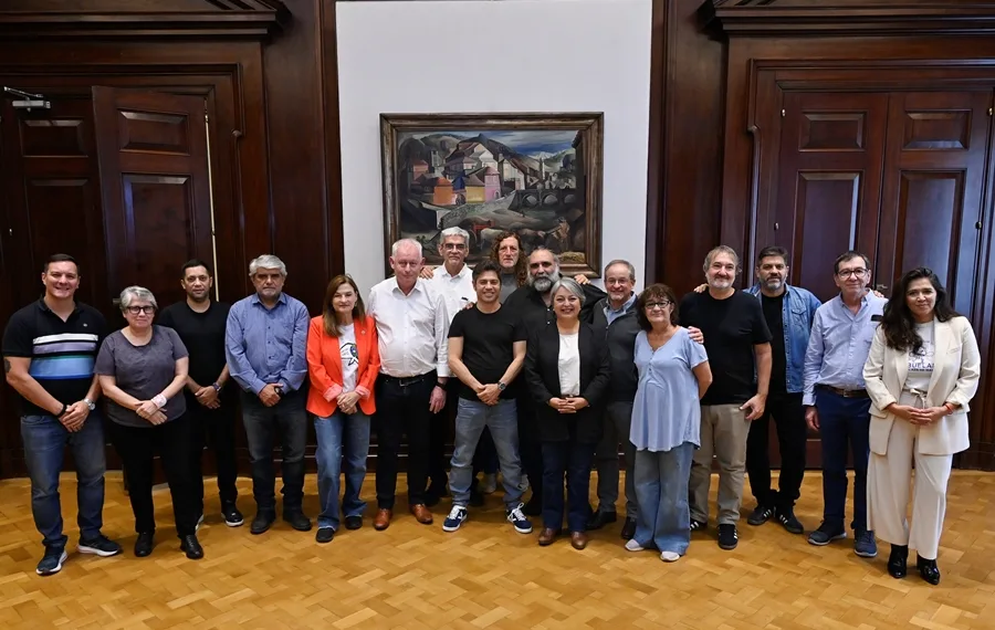 Kicillof recibió a autoridades de la Internacional de Educación y referentes del sindicalismo global
