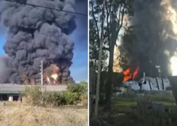 Se incendia una fábrica de pintura en Francisco Álvarez