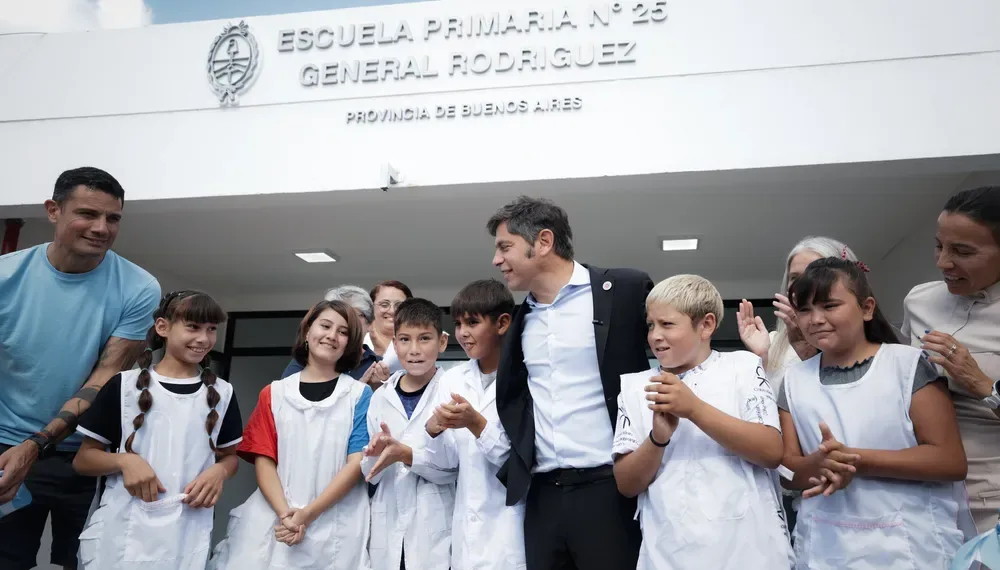 Kicillof inauguró otra escuela: «Estamos en contra del ‘sálvese quien pueda'»