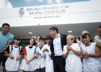 Kicillof inauguró otra escuela: «Estamos en contra del ‘sálvese quien pueda'»