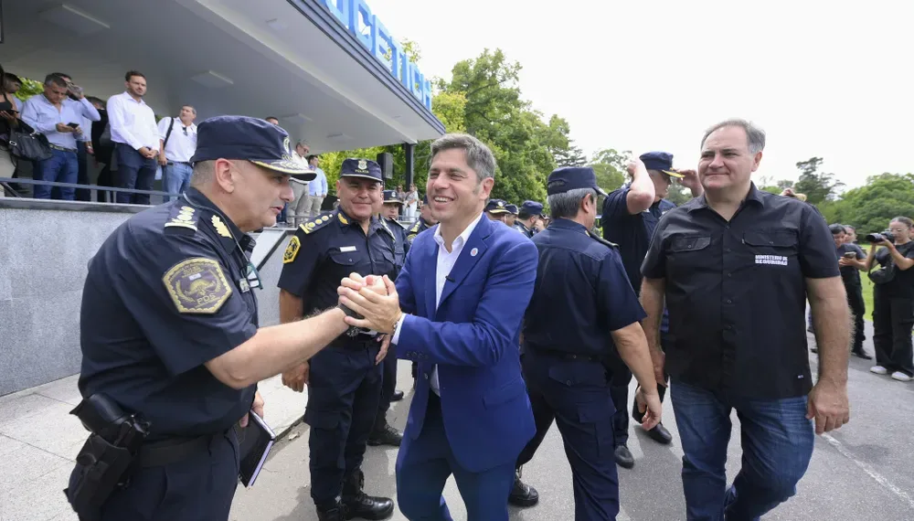 Provincia acordó un 11% de aumento salarial para la Policía, más plus por uniforme y horas POLAD