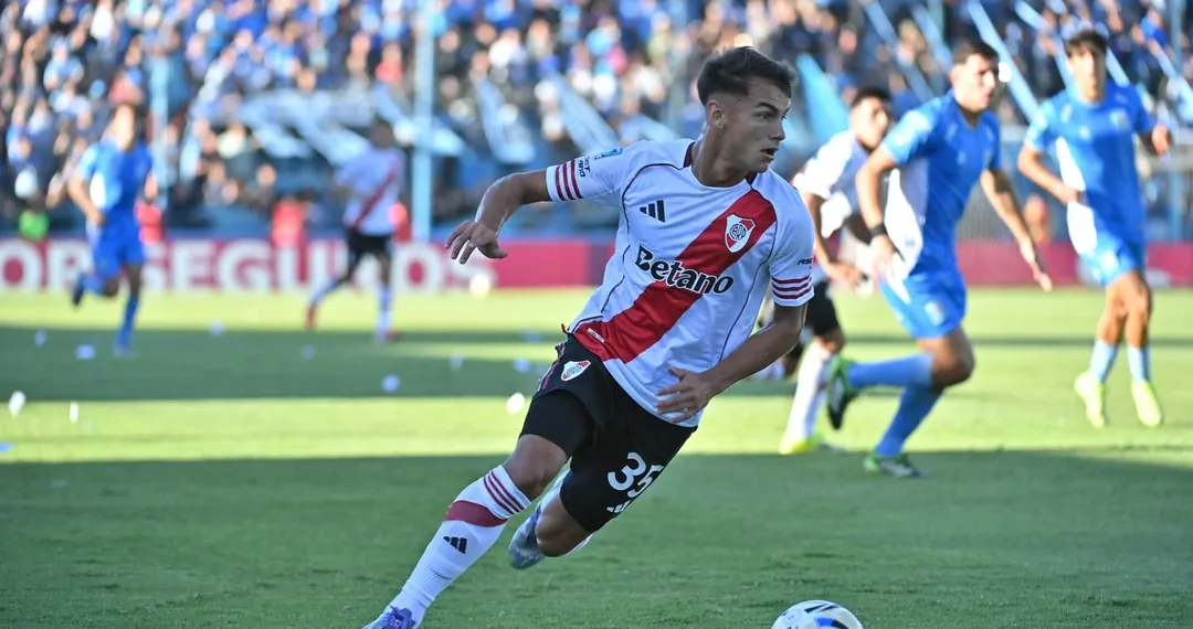 River le ganó a Estudiantes de Río Cuarto por 2-0 y trepó a la punta de la zona B del Torneo Apertura 2026