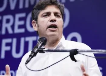 Kicillof le respondió a Milei: “Me parece lamentable, él defendía a los buitres”