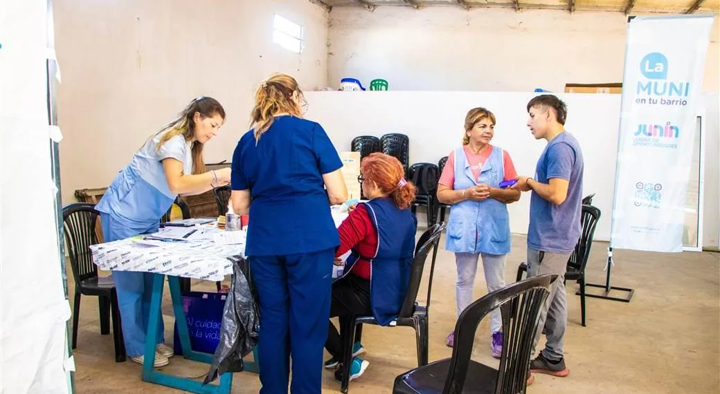 «La Muni en tu Barrio» llegó a los vecinos del barrio Los Almendros