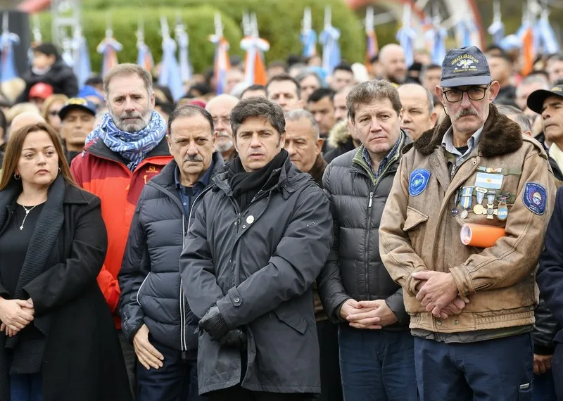 Kicillof participó del acto por el Día de los veteranos y los caídos en Malvinas en Ushuaia