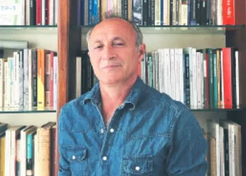 Feria del Libro: el Premio de la Crítica fue para el juninense Juan José Becerra