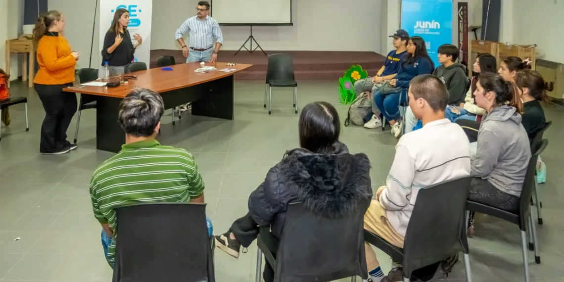 Comenzó el programa «Aprender a Emprender» para jóvenes de la ciudad