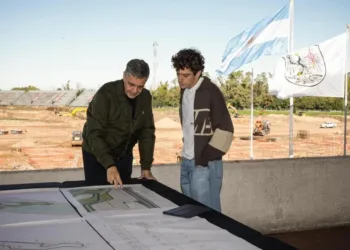 Franco Colapinto y Jorge Macri recorrieron las obras del Autódromo Óscar y Juan Gálvez