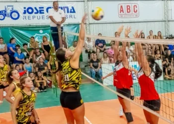 Vóley: 35 equipos y más de 400 deportistas disputan la primera fecha del sub-18