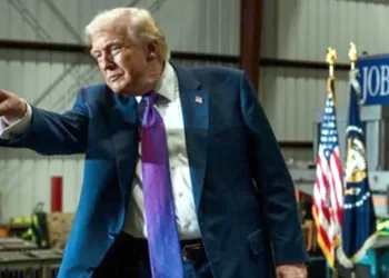 Trump: “Accedo a suspender  los bombardeos por dos semanas”