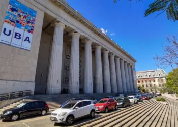 Docentes de la UBA realizarán clases públicas:  “De la casa de Adorni a la Casa de Gobierno»