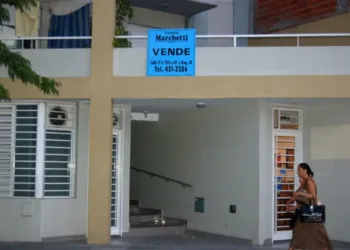 El Gobierno buscará desregular la compraventa de propiedades para bajar costos