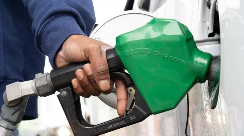 Las petroleras se alinearon con YPF y mantendrán estables los precios de los combustibles
