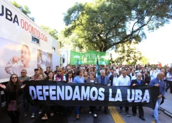 Bancarios y universitarios de paro contra las políticas del Gobierno Nacional