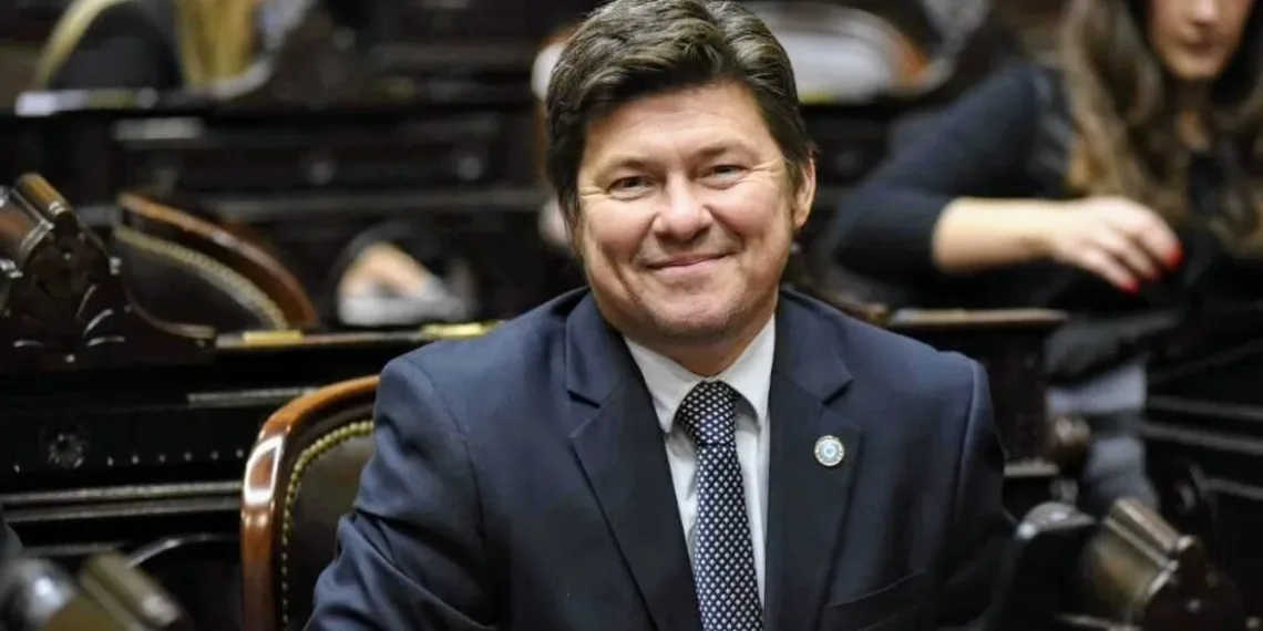 Un diputado libertario respaldó a Adorni y aseguró que “es uno de los funcionarios más importantes” del Gobierno