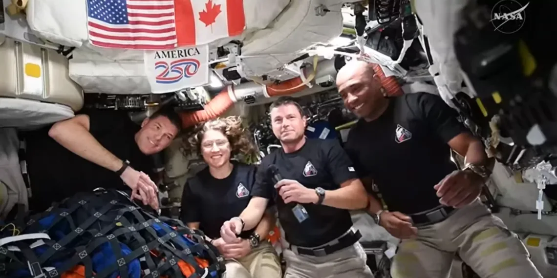 Concluyó la primera misión tripulada que orbitó la Luna tras más de 50 años