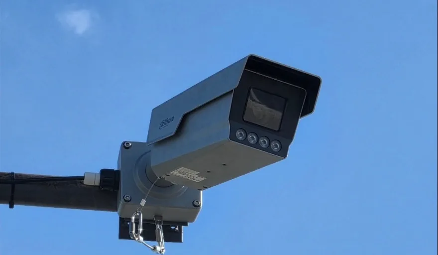 Se instaló un lector de patentes en un acceso a Chacabuco