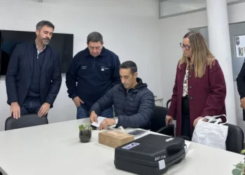 Arata entregó equipamiento para fortalecer la seguridad vial