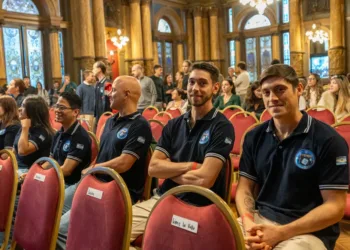 La Plata: Alak reconoció a los estudiantes que participaron de la misión Artemis II