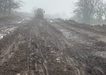 El cobro de tasas viales vuelve a enfrentar a intendentes, productores y la Justicia