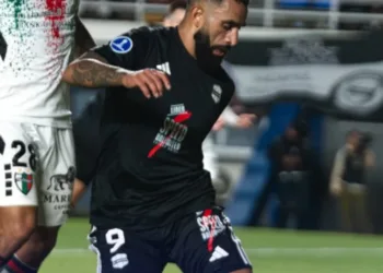 Deportivo Riestra empató sin goles con Palestino en su debut