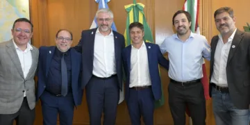 Kicillof se reunió con autoridades del área de Salud de Brasil y México
