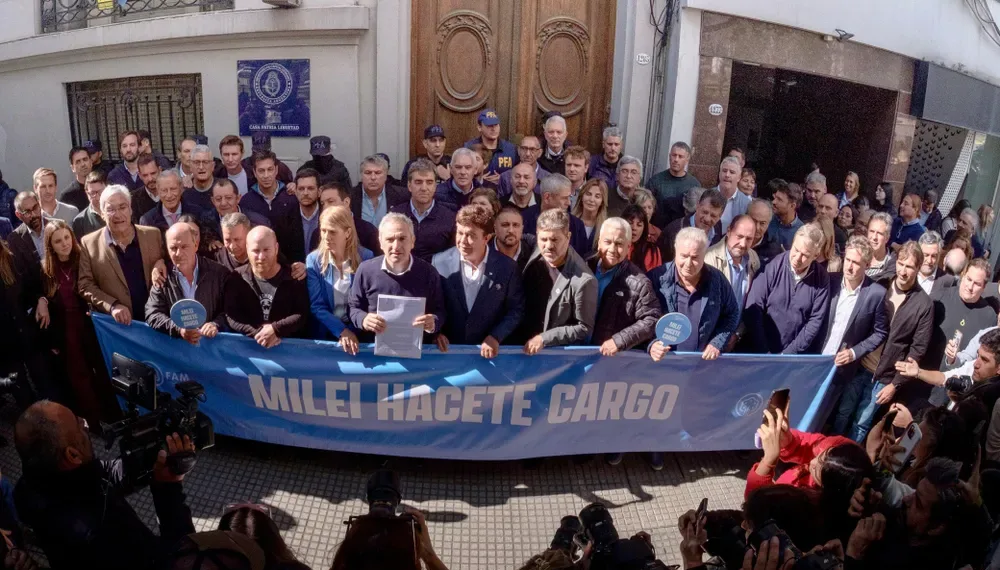 Intendentes le llevaron a Pettovello su reclamo por fondos para alimentos