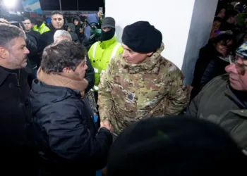 Kicillof lideró la vigilia por Malvinas en Tierra del Fuego