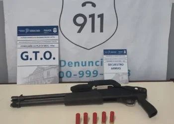 La Plata: arrestaron a un hombre que tenía enjaulado a su hijo menor de edad