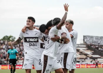 Platense recibe a Corinthians en su histórico debut a nivel internacional