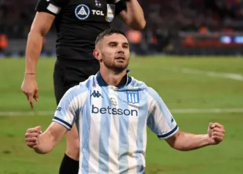 Racing debutó en la Copa Sudamericana con un triunfo ante Independiente Petrolero en Bolivia
