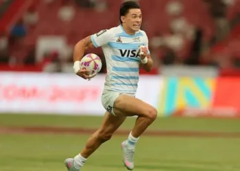 Los Pumas 7s le ganaron sobre el final a Fiji y avanzaron a semis en Hong Kong