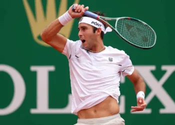 Etcheverry se lo dio vuelta a Atmane y se metió en octavos de final en Montecarlo