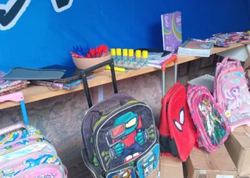 Colecta de útiles escolares para cubrir gastos