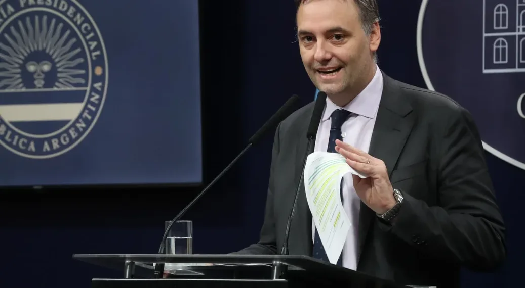 La Justicia archivó una de las causas contra Adorni y el Gobierno lo celebró en redes