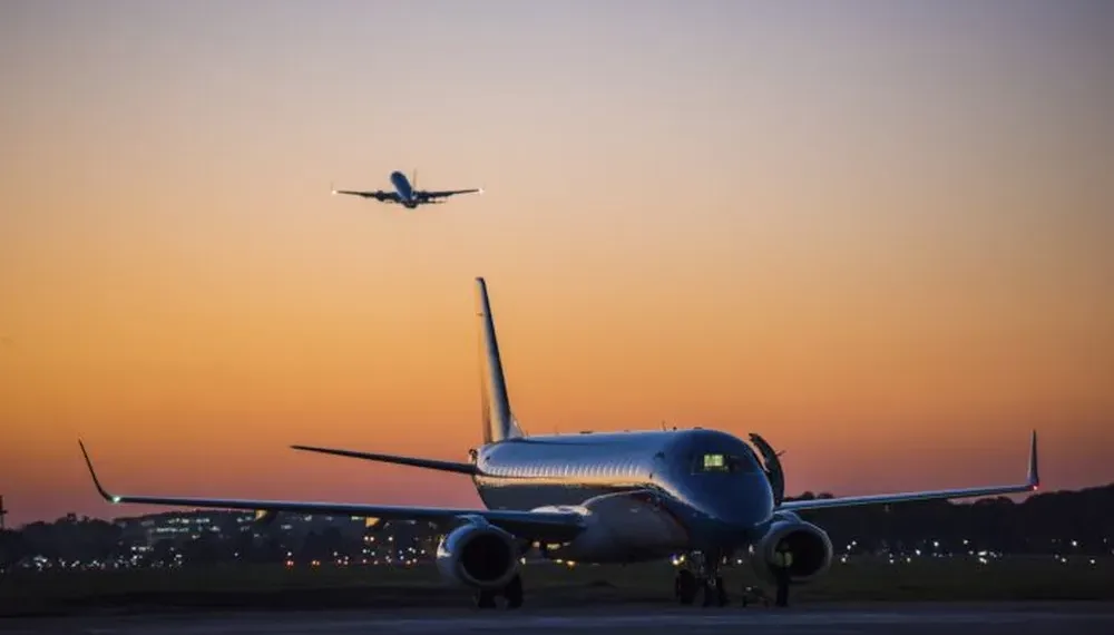 Un paro en el SMN complicará los vuelos en la previa del fin de semana largo