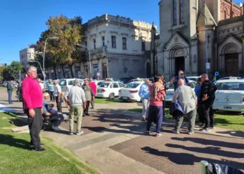 Movilización de taxistas en reclamo por Uber
