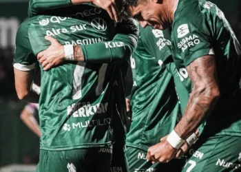 Sarmiento pegó de entrada y le ganó a Tigre en el Eva Perón