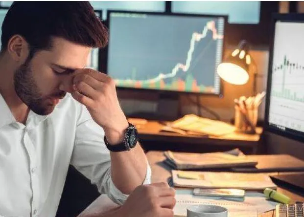 Estafas de inversión, aplicaciones falsas y criptoactivos ilícitos