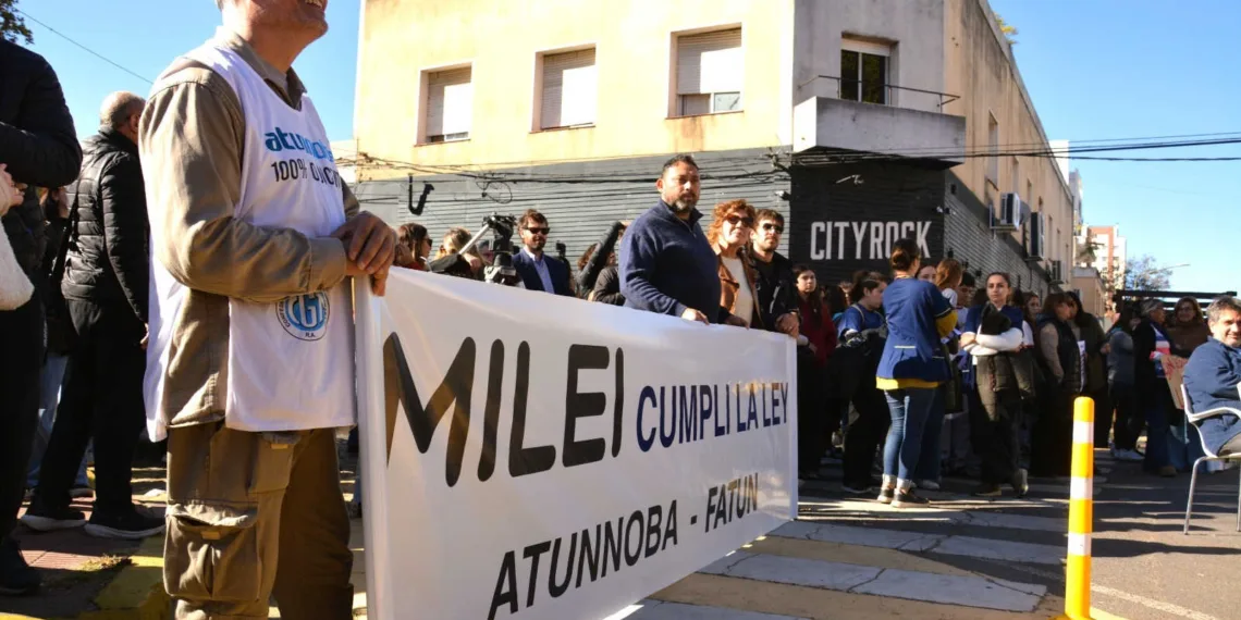 NoDocentes universitarios profundizan a el plan de lucha