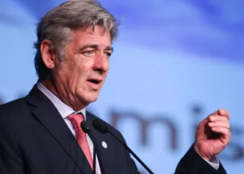 “Es hora de renovar y dar paso a las nuevas generaciones”, afirmó Pereda