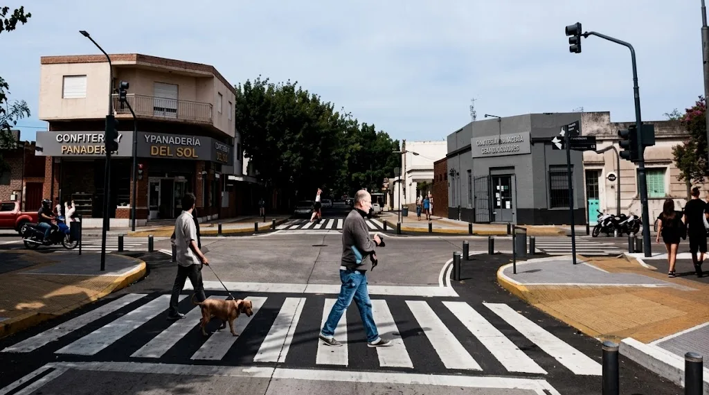 Presentaron el proyecto de modernización del centro comercial de avenida Rivadavia