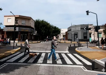 Presentaron el proyecto de modernización del centro comercial de avenida Rivadavia
