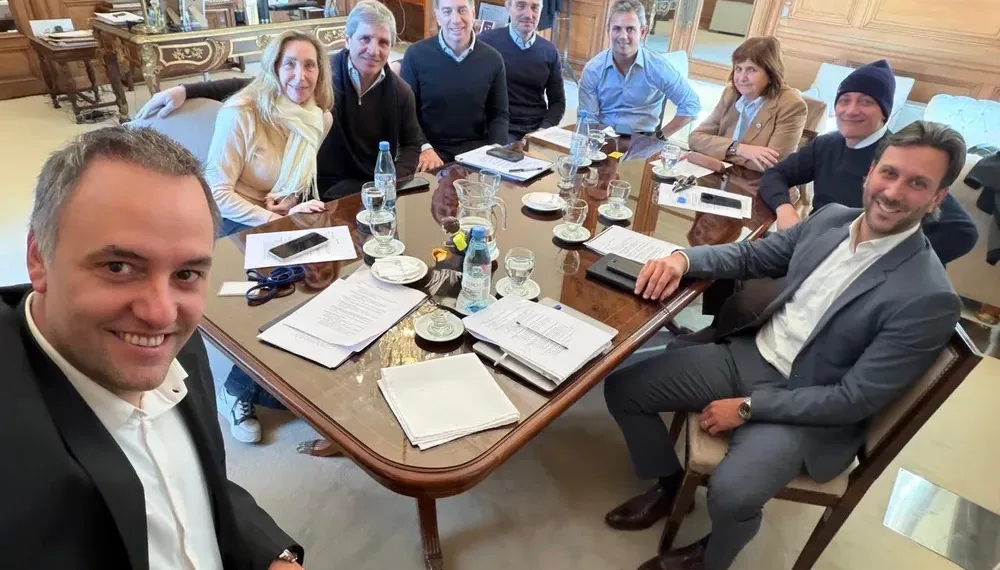 Mesa política: nueva foto entre Caputo y Menem para intentar consolidar una tregua interna