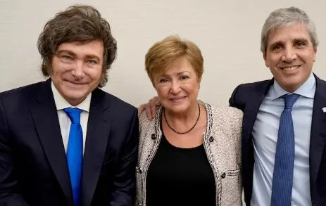 El Gobierno no planea modificar Ganancias ni el Monotributo