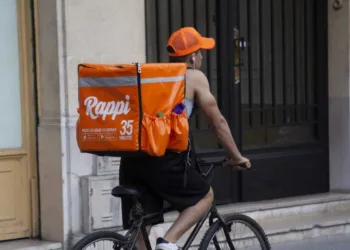 Crece el delivery, pero el poder de compra, medido en pedidos, cayó 12% en un año