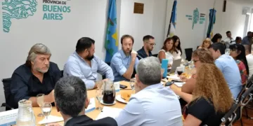 Provincia vuelve a negociar salarios con los estatales: el modelo de oferta que evalúan por la estrechez financiera