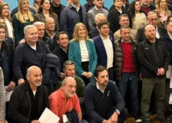 Kicillof denunció ante los intendentes una “catástrofe sanitaria”